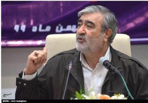 نماینده شیراز: صف طولانی برای خرید مایحتاج عمومی زیبنده ملت ایران نیست