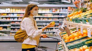 مصرف این میوه قبل از رفتن به سوپرمارکت جلوی خرید‌های غیرضروری را می‌گیرد!