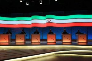 حضور کاندیداها برای برگزاری مناظره سوم انتخاباتی در صدا و سیما