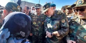 بازدید فرمانده نیروی زمینی ارتش ازمناطق زلزله زده خوی