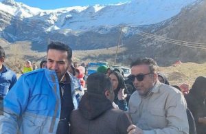 امدادرسانی هوایی به مردم گرفتار در برف جلاله