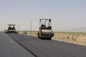 ۹۳۰ کیلومتر بزرگراه و راه اصلی در فارس در حال ساخت است
