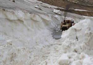 انسداد جاده سی‌سخت به پادنا تا بهار ۱۴۰۳/ راه ۵۰ روستای مارگون قطع شد/ بارش برف به ۵۰ سانتی متر رسید