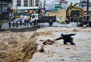 مفقود شدن ۳ خودرو در سیلاب مازندران