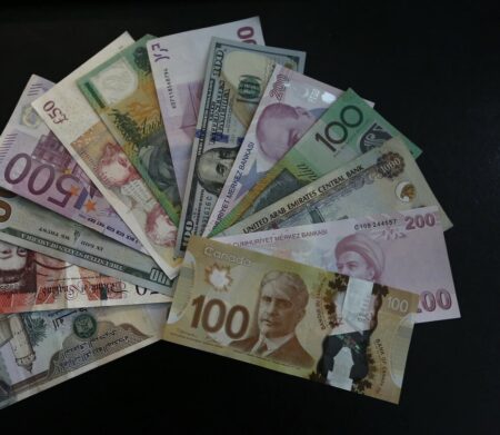 نرخ انواع ارز در مرکز مبادله کشور اعلام شد