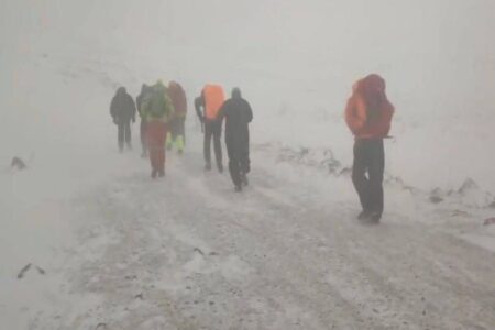 نجات جان ۴ روستایی مفقودی در برف و کولاک زنجان