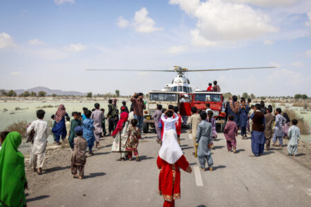 پنجمین مرحله رزمایش کمک رسانی مومنانه قرارگاه قدس به مناطق سیل زده بلوچستان انجام شد