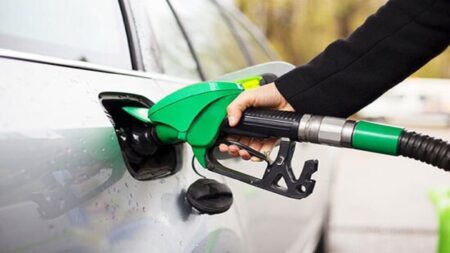 فروش اجباری مکمل‌های بنزین در جایگاه‌های سوخت جرم است